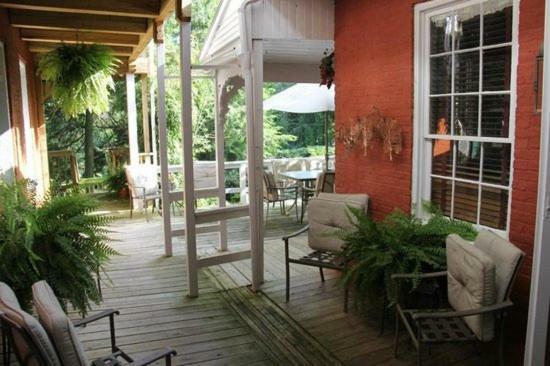 Ascot House Bed & Breakfast Marietta Exterior photo