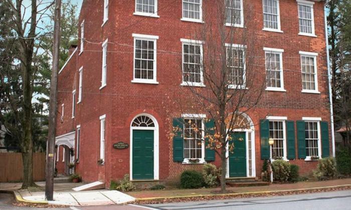Ascot House Bed & Breakfast Marietta Exterior photo