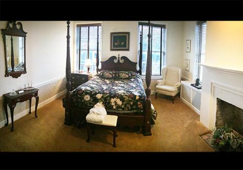 Ascot House Bed & Breakfast Marietta Exterior photo